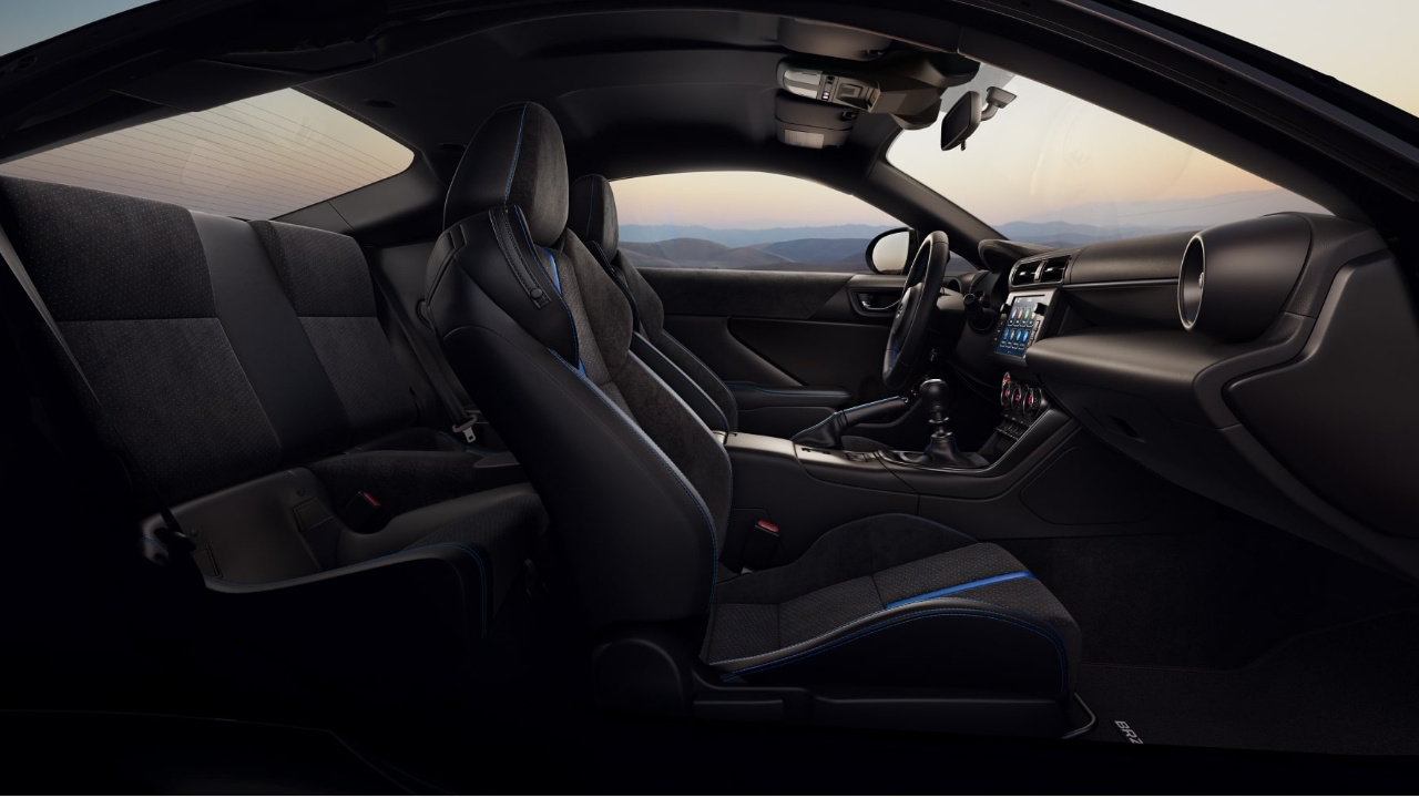 vue de l'habitacle d'un Subaru BRZ 2025